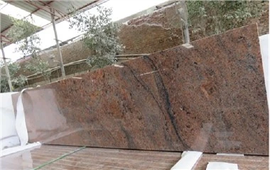 Granit Aħmar b'ħafna kuluri